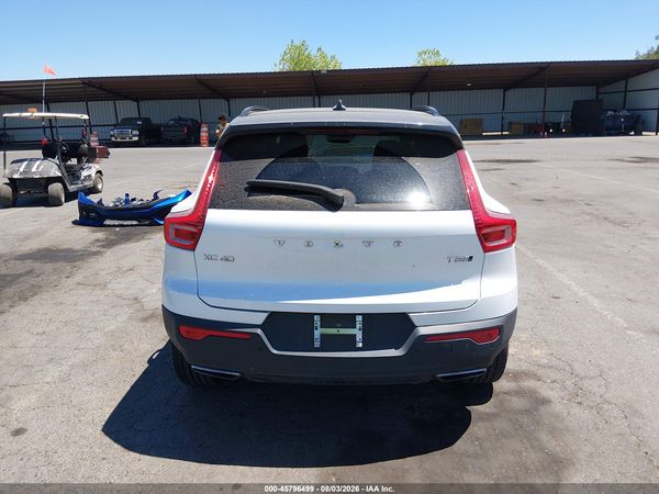 2019 VOLVO XC40 T5 R-DESIGN