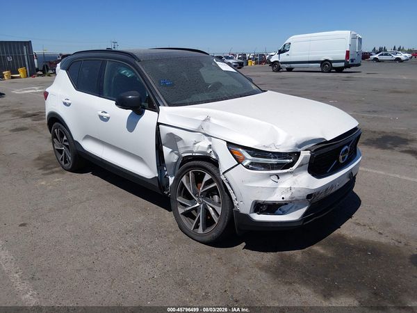 2019 VOLVO XC40 T5 R-DESIGN