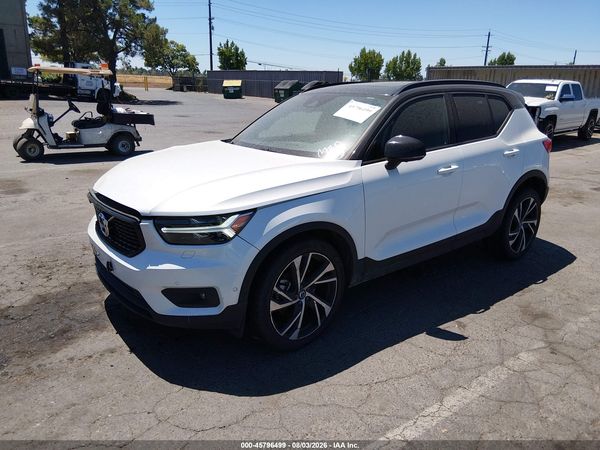 2019 VOLVO XC40 T5 R-DESIGN
