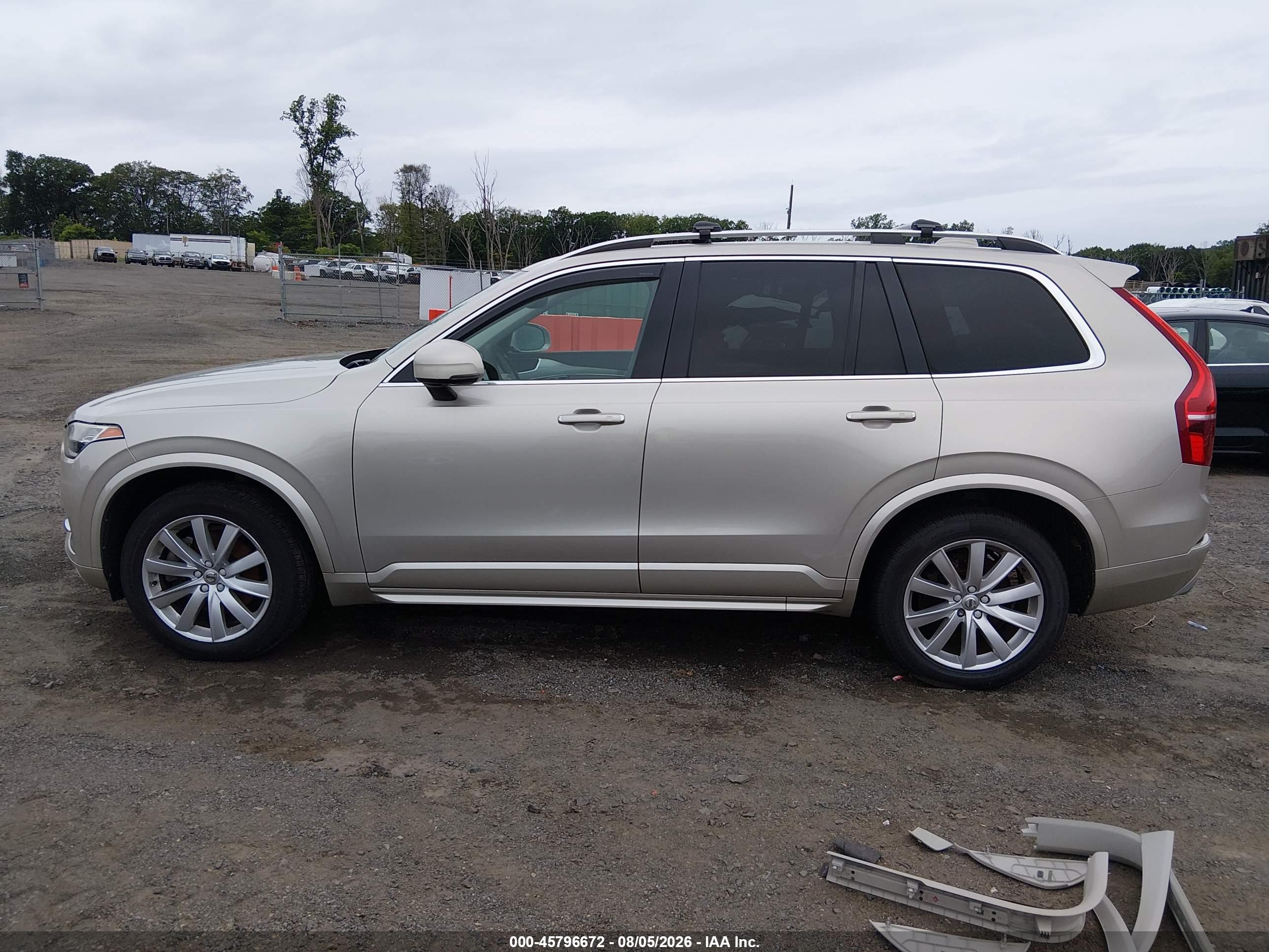 2016 VOLVO XC90 T6 MOMENTUM