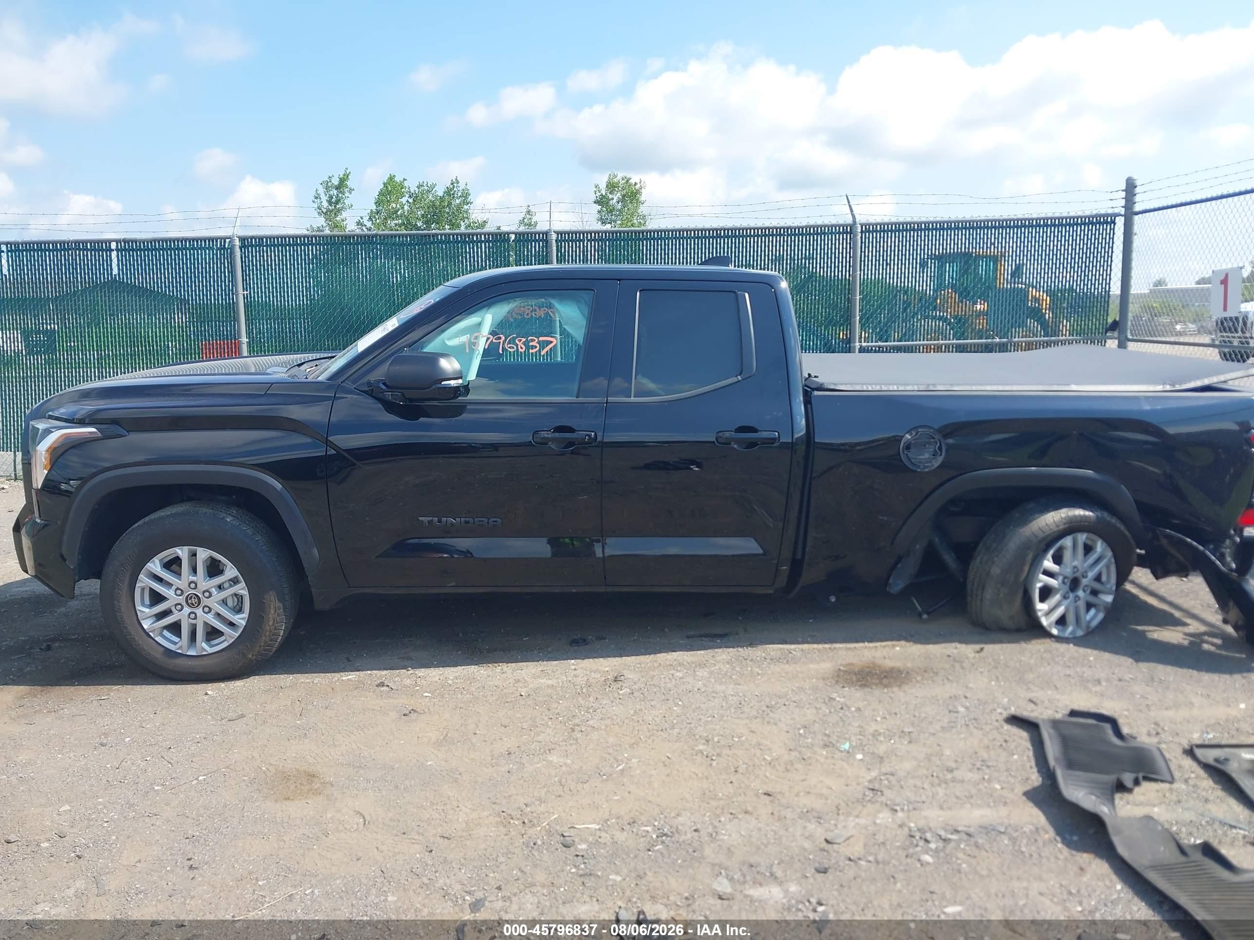 2022 TOYOTA TUNDRA SR5
