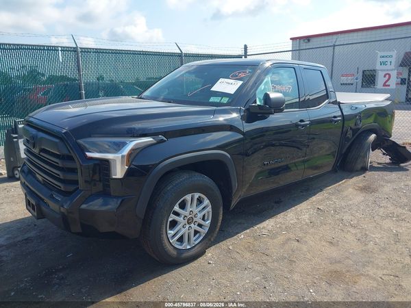 2022 TOYOTA TUNDRA SR5