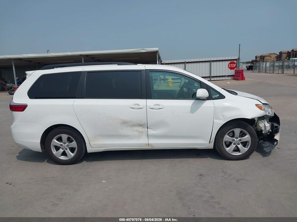 2015 TOYOTA SIENNA LE 8 PASSENGER