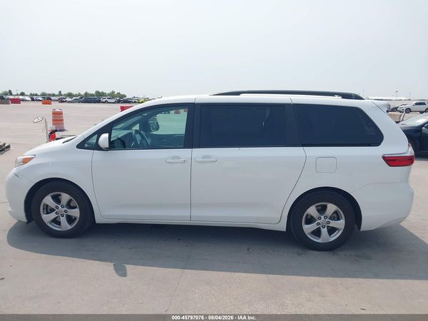 2015 TOYOTA SIENNA LE 8 PASSENGER
