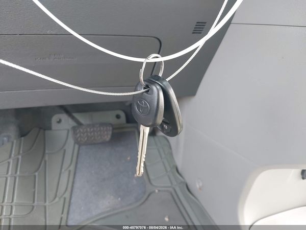 2015 TOYOTA SIENNA LE 8 PASSENGER