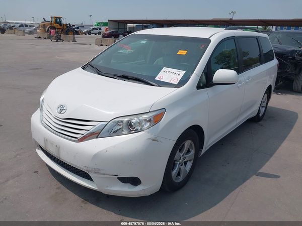 2015 TOYOTA SIENNA LE 8 PASSENGER