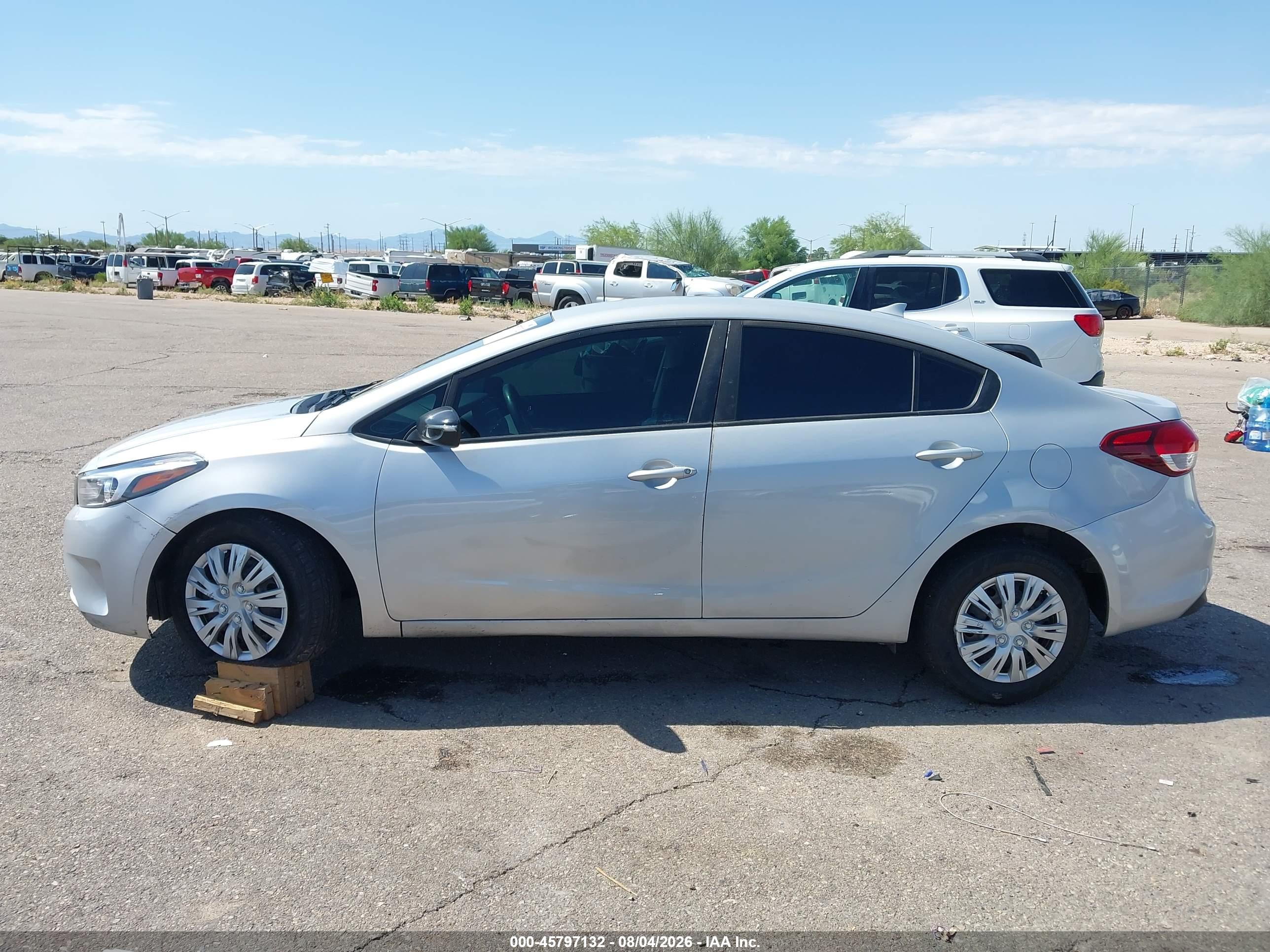 2017 KIA FORTE LX