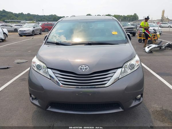 2017 TOYOTA SIENNA XLE PREMIUM 8 PASSENGER — I115