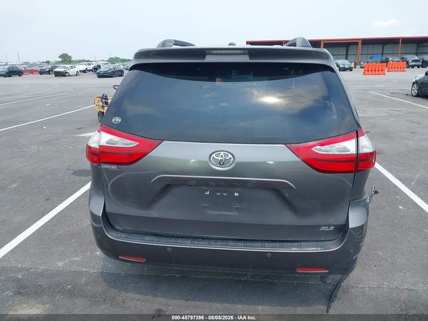 2017 TOYOTA SIENNA XLE PREMIUM 8 PASSENGER — I119