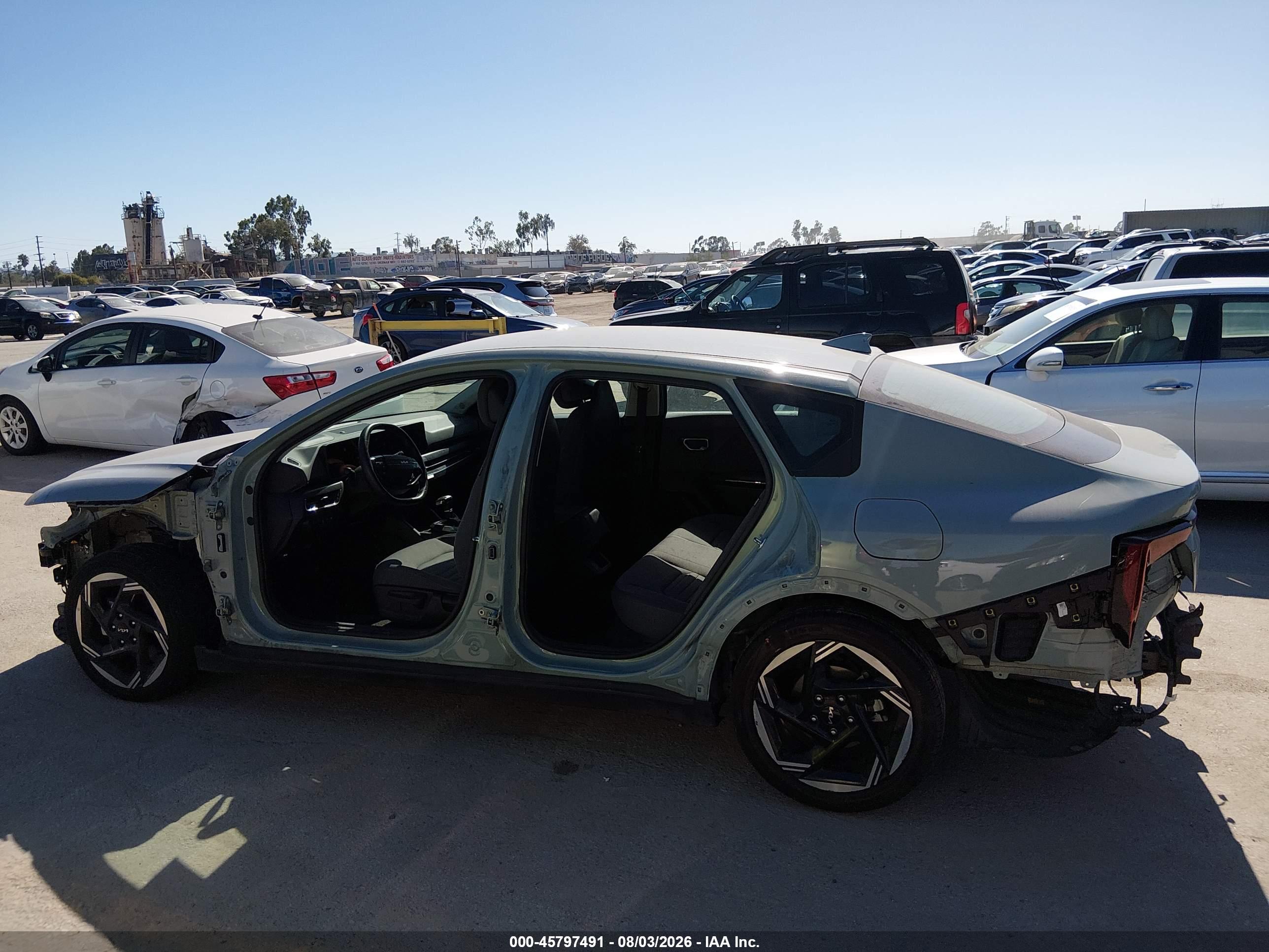 2025 KIA K4 EX