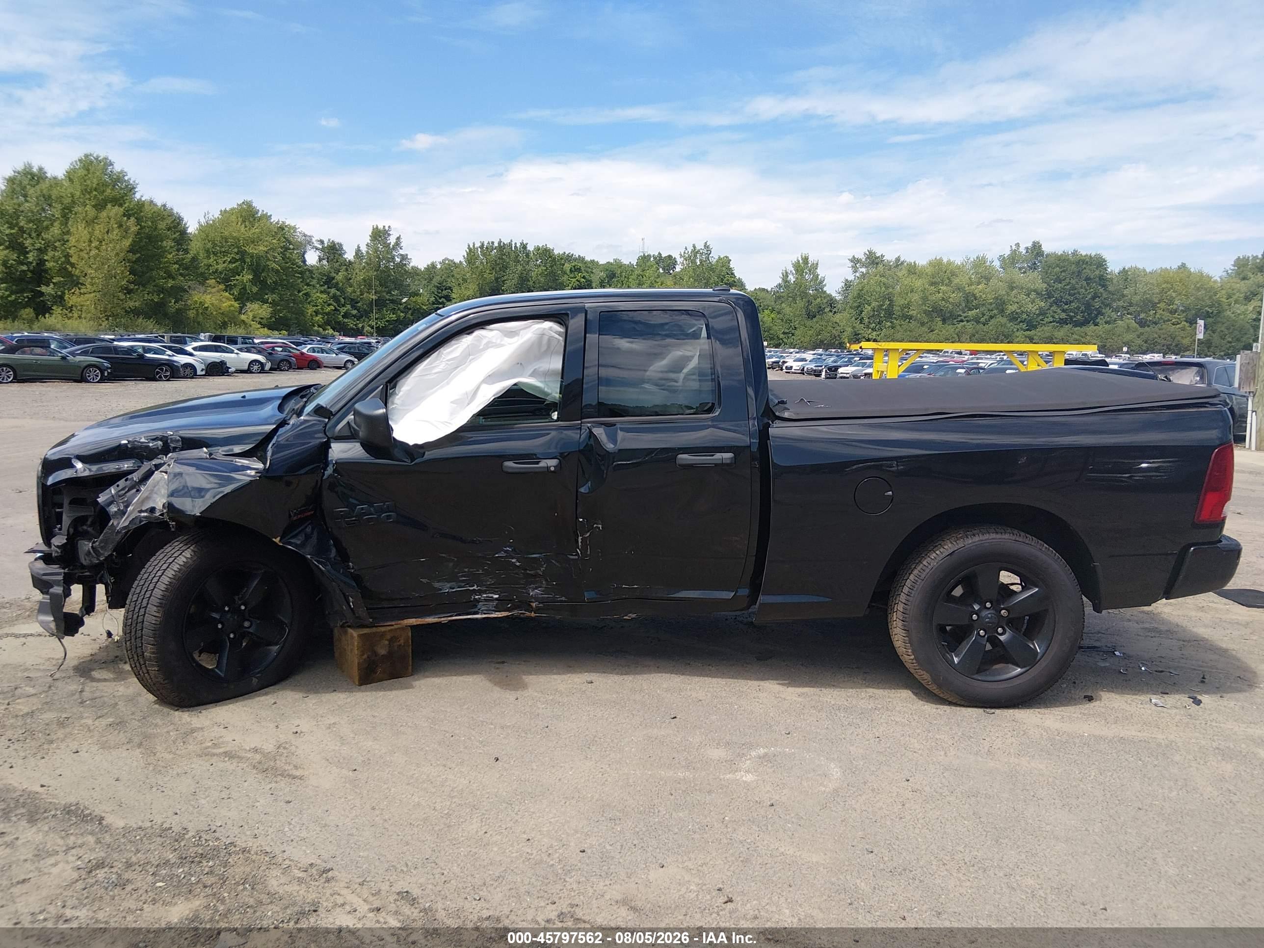 2016 RAM 1500 ST