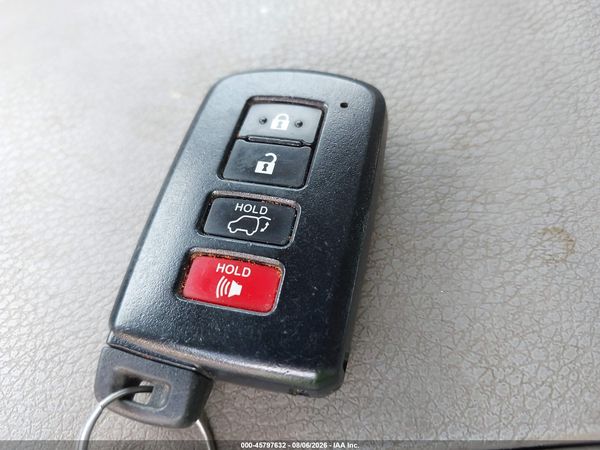 2016 TOYOTA HIGHLANDER XLE V6