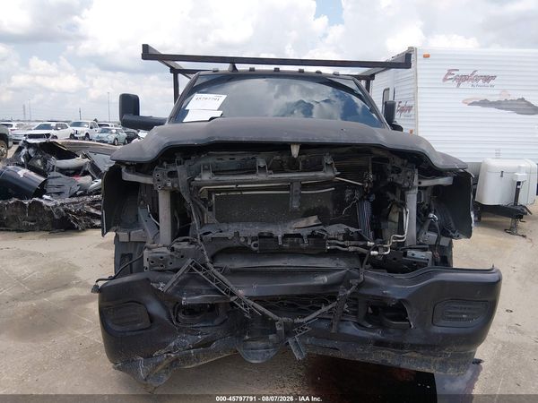 2022 RAM 3500 CHASSIS TRADESMAN/SLT
