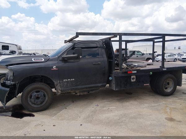 2022 RAM 3500 CHASSIS TRADESMAN/SLT