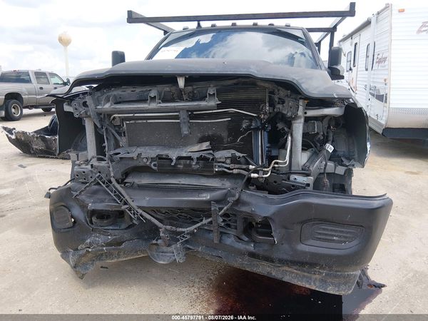 2022 RAM 3500 CHASSIS TRADESMAN/SLT