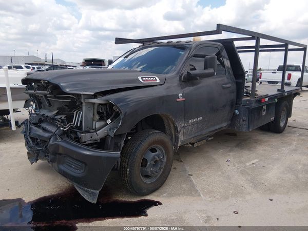 2022 RAM 3500 CHASSIS TRADESMAN/SLT
