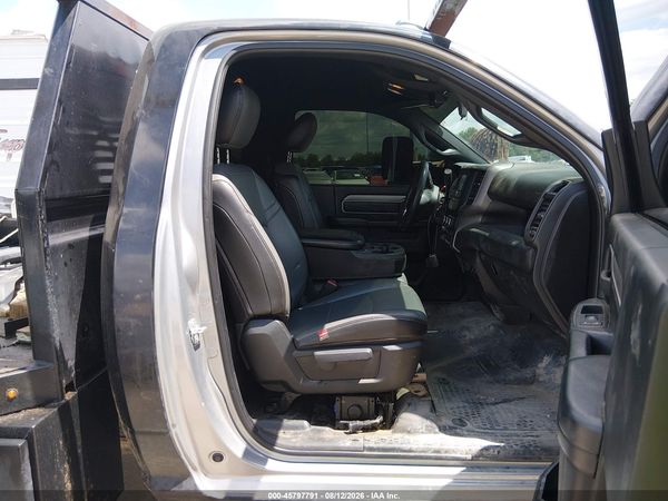 2022 RAM 3500 CHASSIS TRADESMAN/SLT