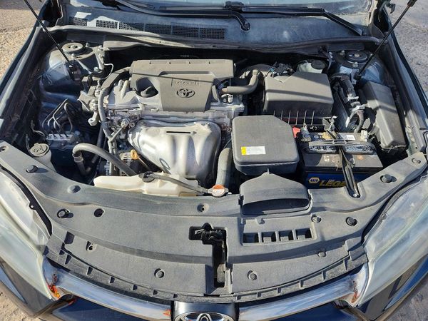 2016 TOYOTA CAMRY — Engine bay