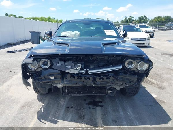 2016 DODGE CHALLENGER SXT