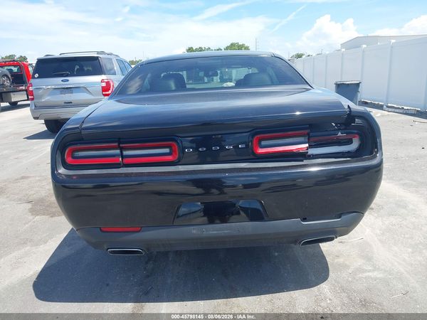 2016 DODGE CHALLENGER SXT