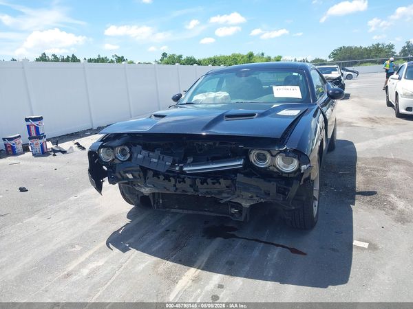2016 DODGE CHALLENGER SXT