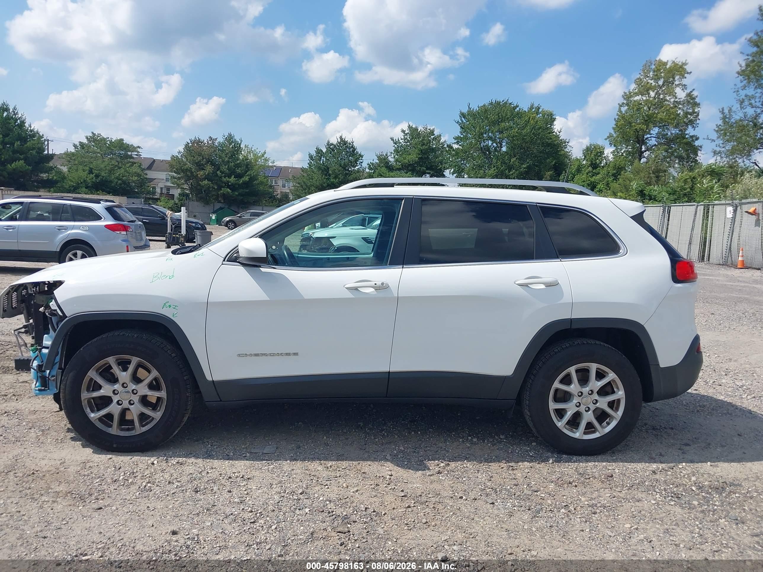 2018 JEEP CHEROKEE LATITUDE PLUS 4X4