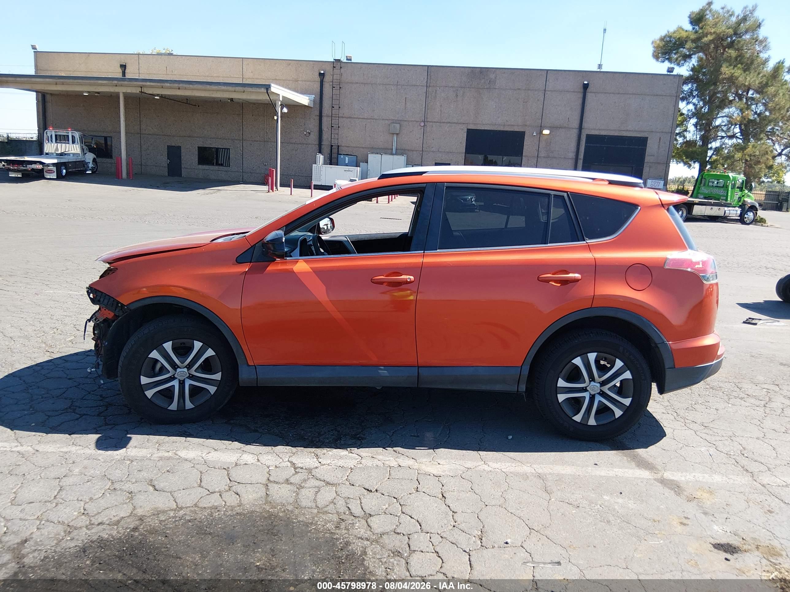 2016 TOYOTA RAV4 LE