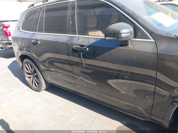2016 VOLVO XC90 T6 MOMENTUM