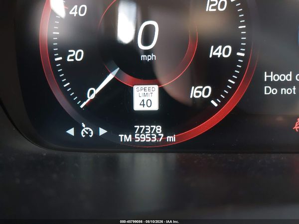 2016 VOLVO XC90 T6 MOMENTUM