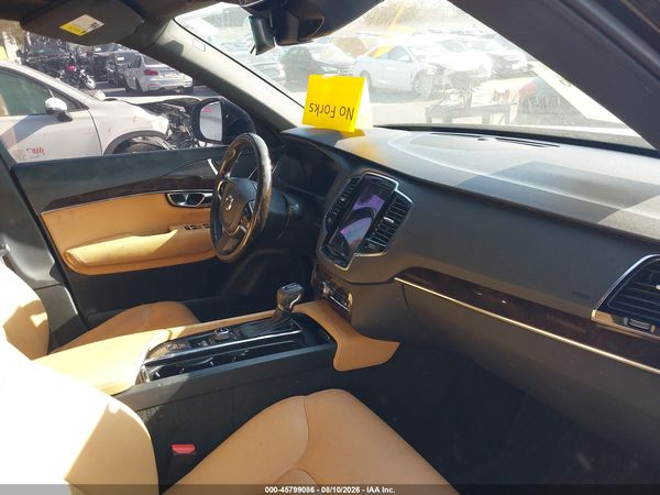 2016 VOLVO XC90 T6 MOMENTUM
