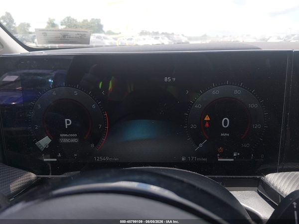 2025 NISSAN KICKS SR INTELLIGENT AWD — I7