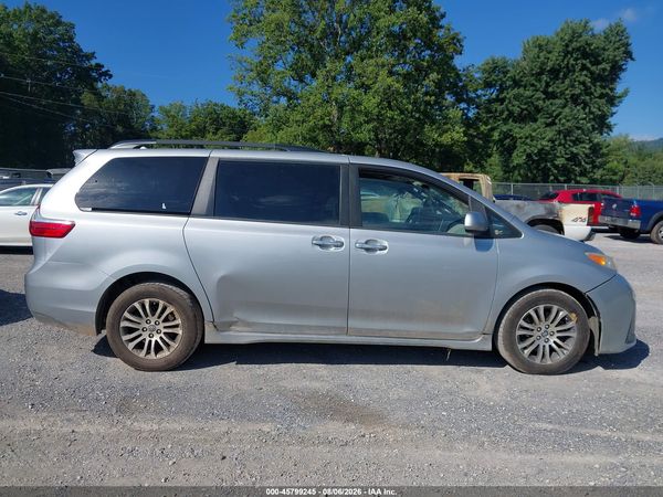 2019 TOYOTA SIENNA XLE 8 PASSENGER