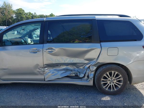 2019 TOYOTA SIENNA XLE 8 PASSENGER
