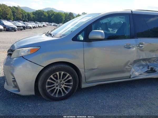 2019 TOYOTA SIENNA XLE 8 PASSENGER