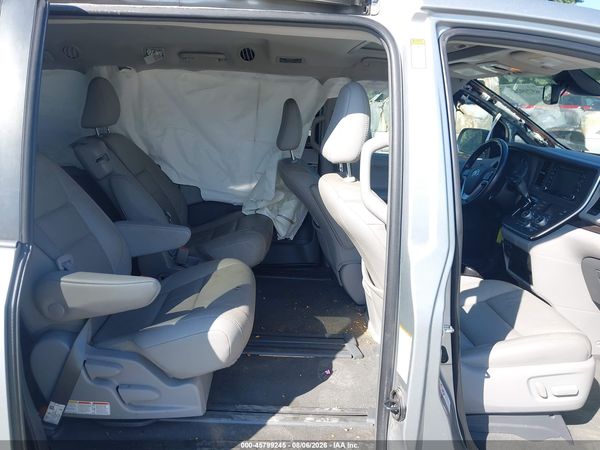 2019 TOYOTA SIENNA XLE 8 PASSENGER