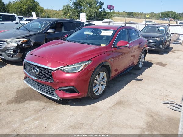 2017 INFINITI QX30 LUXURY