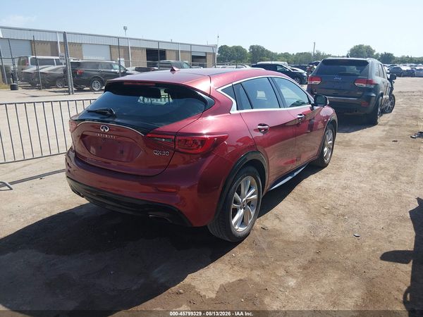 2017 INFINITI QX30 LUXURY