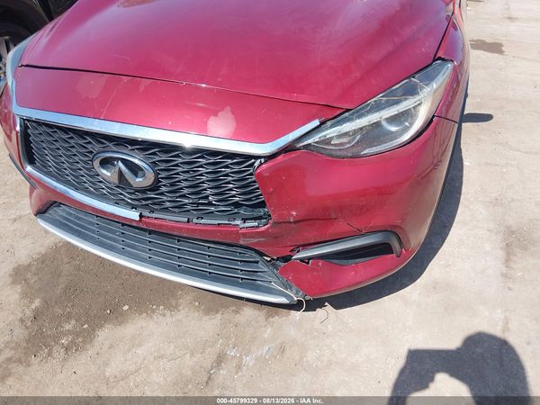 2017 INFINITI QX30 LUXURY