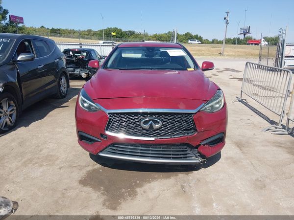 2017 INFINITI QX30 LUXURY