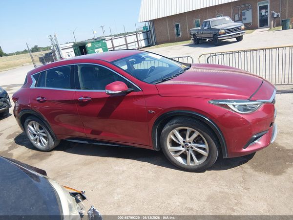 2017 INFINITI QX30 LUXURY