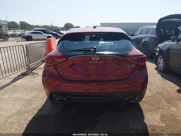 2017 INFINITI QX30 LUXURY
