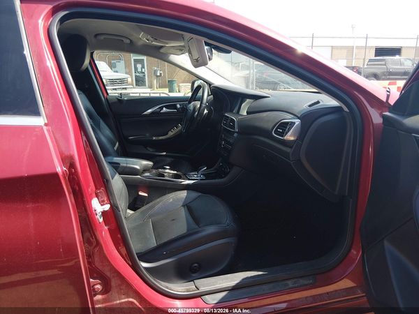 2017 INFINITI QX30 LUXURY