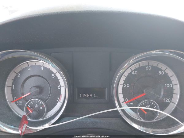 2012 DODGE GRAND CARAVAN SXT — I7