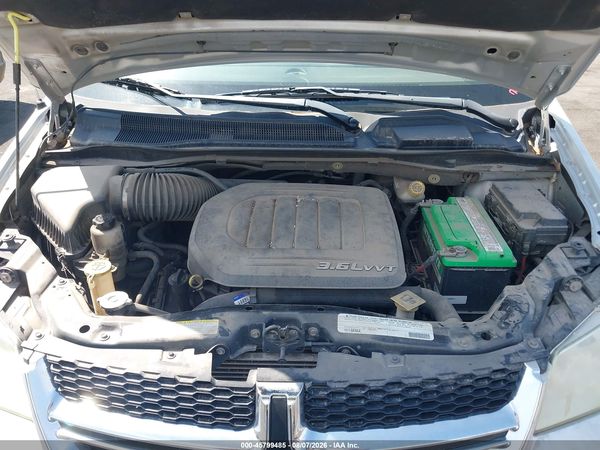 2012 DODGE GRAND CARAVAN SXT — I10