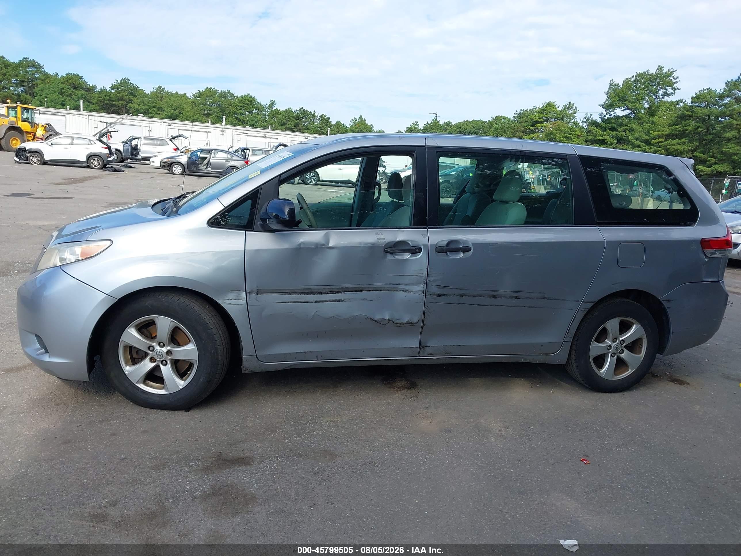 2013 TOYOTA SIENNA L V6 7 PASSENGER