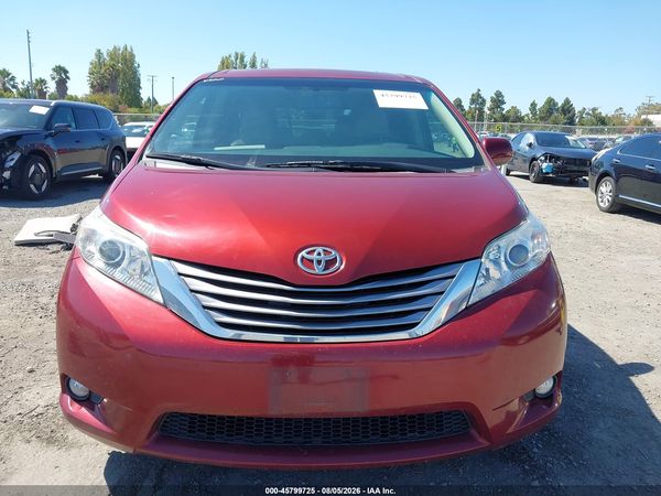 2015 TOYOTA SIENNA XLE PREMIUM 8 PASSENGER