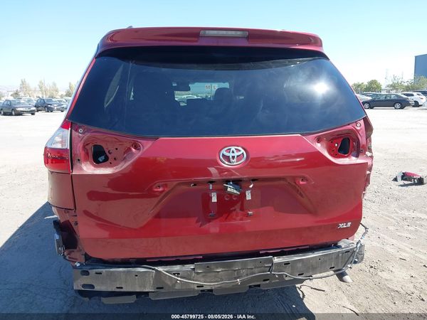 2015 TOYOTA SIENNA XLE PREMIUM 8 PASSENGER