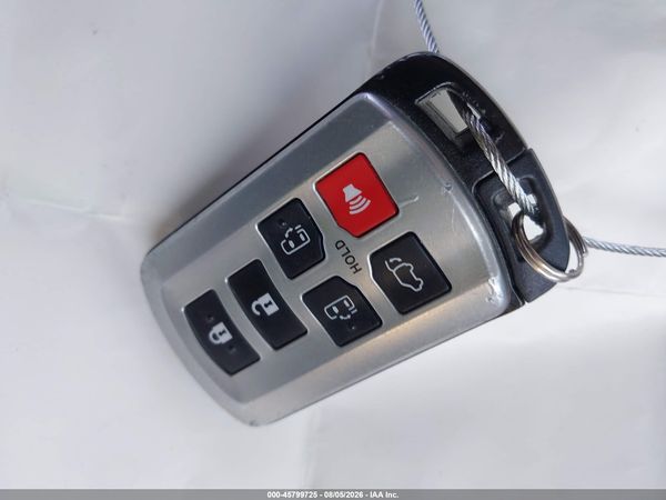 2015 TOYOTA SIENNA XLE PREMIUM 8 PASSENGER