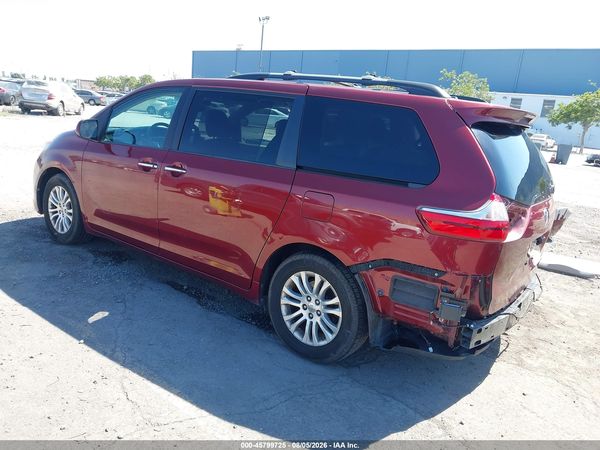 2015 TOYOTA SIENNA XLE PREMIUM 8 PASSENGER