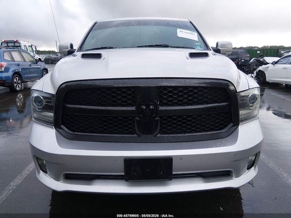 2017 RAM 1500 NIGHT  4X4 5'7 BOX